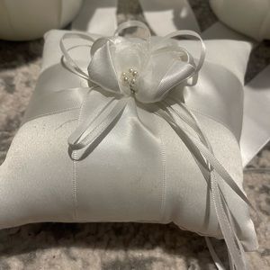 2 flower girl baskets, and one ring bearer pillow. Satin/white/pearl.